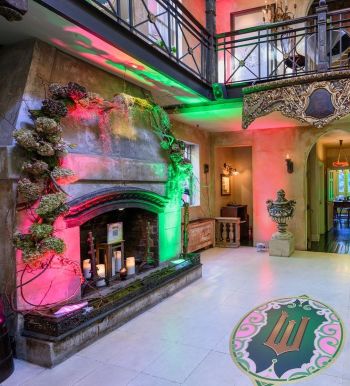 Manhattan popup for "Wicked"